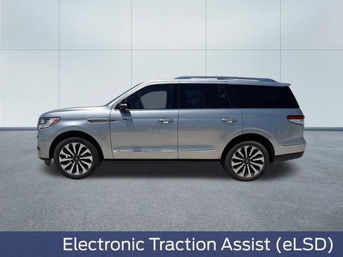 Used 2024 Lincoln Navigator Reserve AWD/4WD image 12