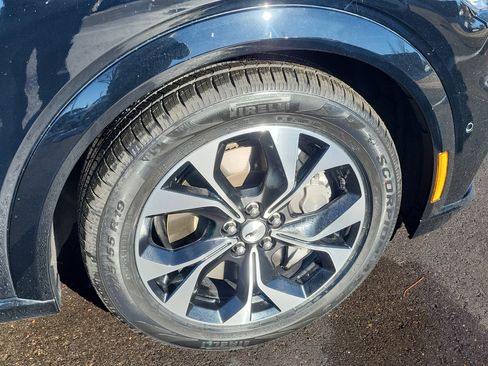 Used 2022 Ford Mustang Mach-E Premium image 8