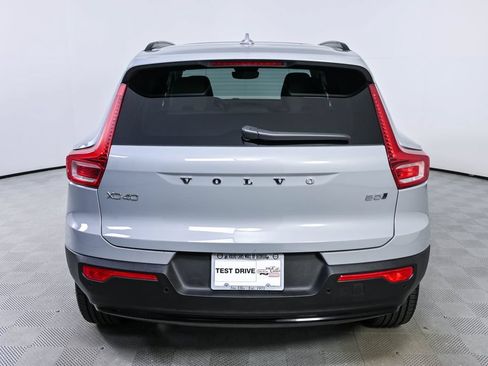 Certified 2026 Volvo XC40 B5 Plus AWD/4WD image 30