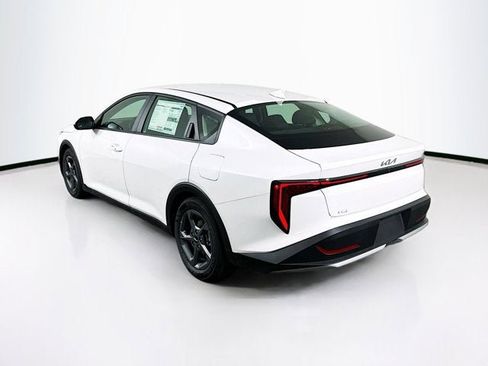 New 2025 Kia K4 LXS image 7