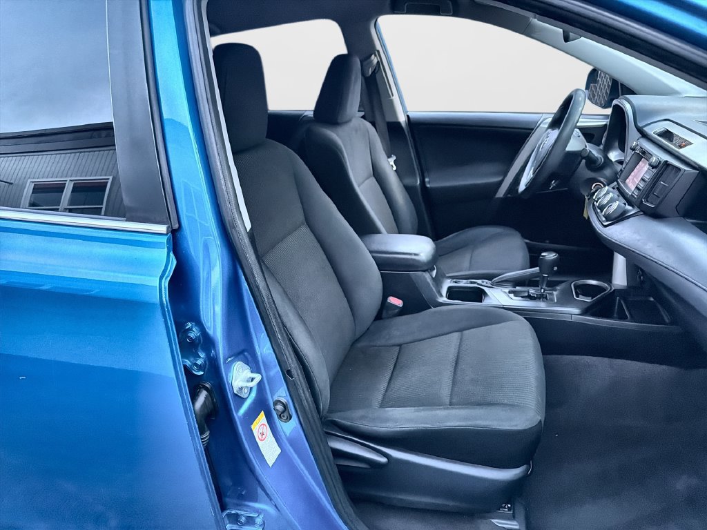 Used 2016 Toyota RAV4 LE FWD image 32