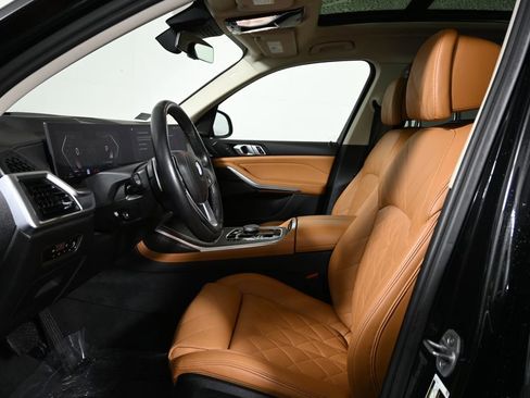 Certified 2023 BMW X7 xDrive40i w/ Premium Package image 3