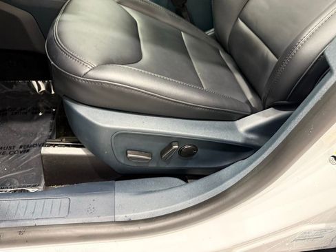 New 2025 Ford Maverick Lariat w/ Black Appearance Package image 14