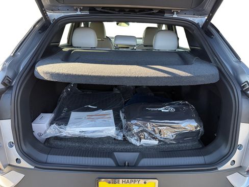 New 2026 Volkswagen ID.4 Pro S image 17