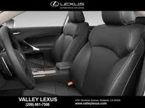 Used 2010 Lexus IS 350C image 9