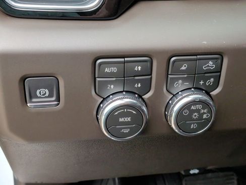 New 2026 GMC Sierra 2500 Denali w/ Denali Reserve Package image 16