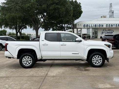 Used 2026 Toyota Tacoma SR5 RWD image 4