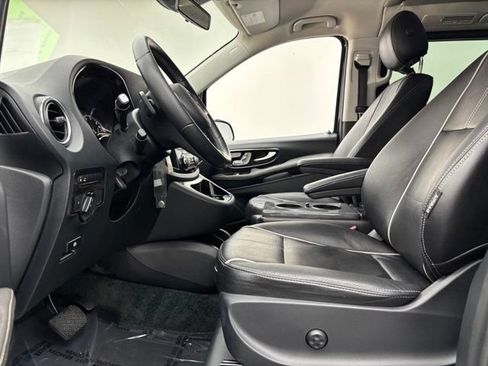 Used 2019 Mercedes-Benz Metris Passenger image 20