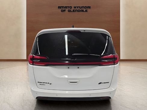 Used 2024 Chrysler Pacifica Limited FWD image 5