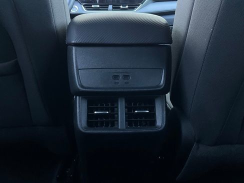 Used 2025 Chevrolet Equinox LT image 12