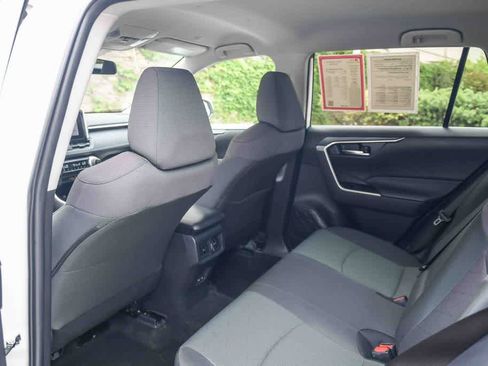 Certified 2025 Toyota RAV4 XLE FWD image 18