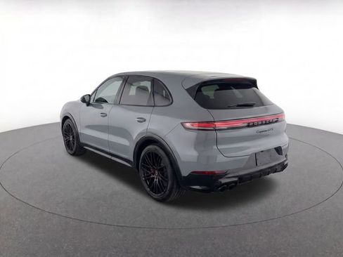 Used 2025 Porsche Cayenne GTS image 3