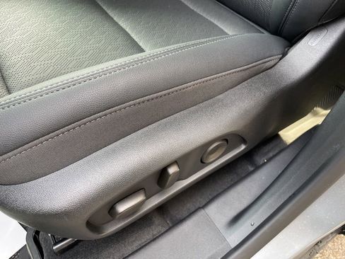 Used 2026 Chevrolet Equinox LT w/ Convenience Package II image 51