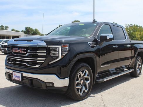 Used 2024 GMC Sierra 1500 SLT w/ SLT Premium Plus Package AWD/4WD image 4