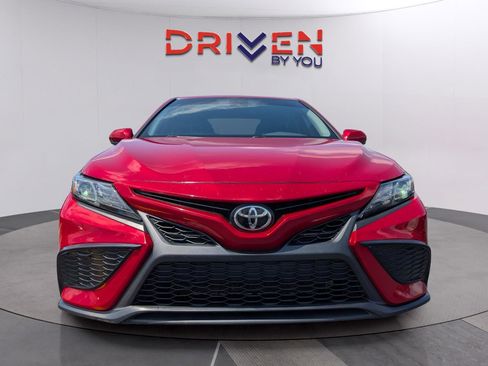Used 2021 Toyota Camry SE FWD image 8