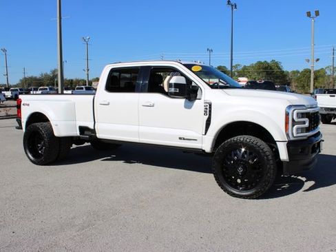 Used 2023 Ford F450 Lariat image 14