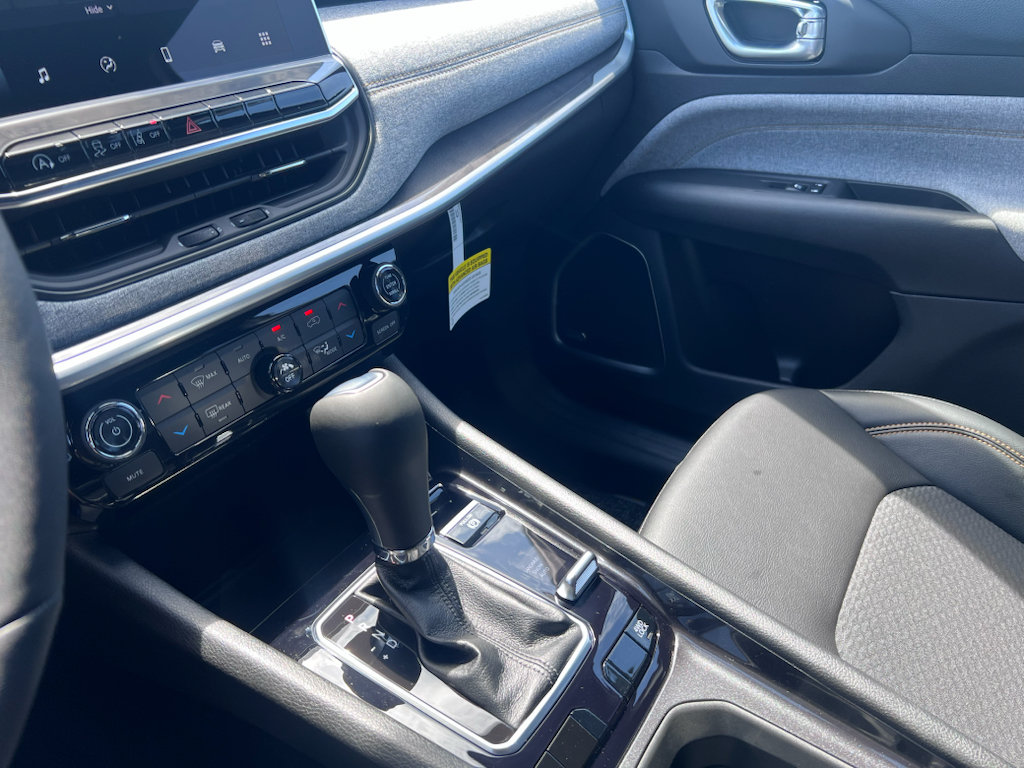 New 2026 Jeep Compass Latitude AWD/4WD image 23