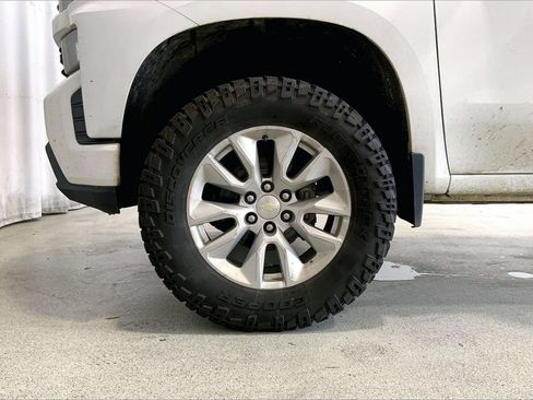 Used 2019 Chevrolet Silverado 1500 Custom w/ Infotainment Package RWD image 6