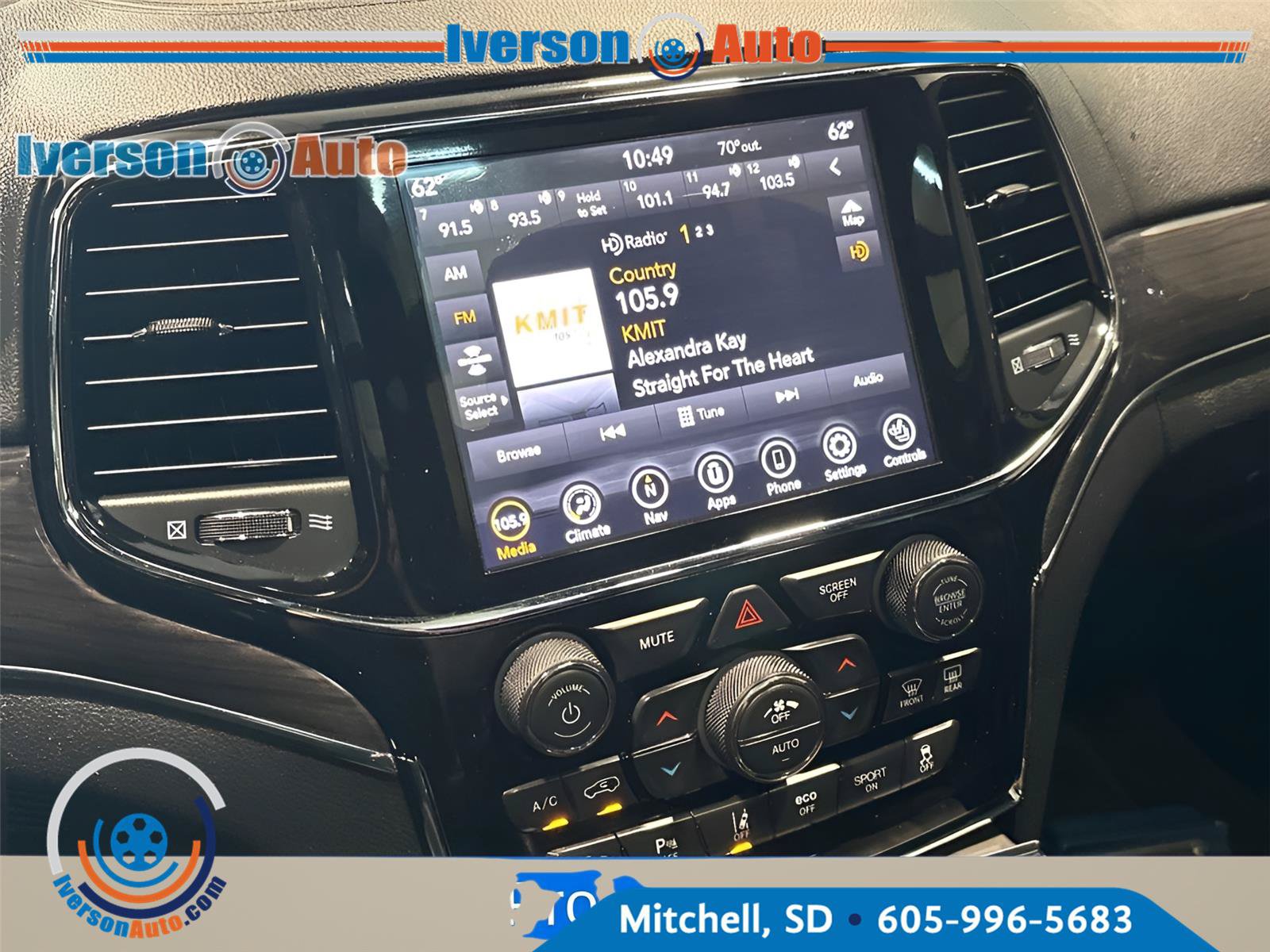 Used 2020 Jeep Grand Cherokee Overland AWD/4WD image 21