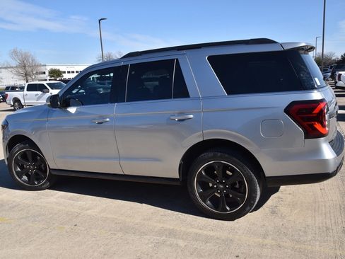 Certified 2024 Ford Expedition Limited image 7