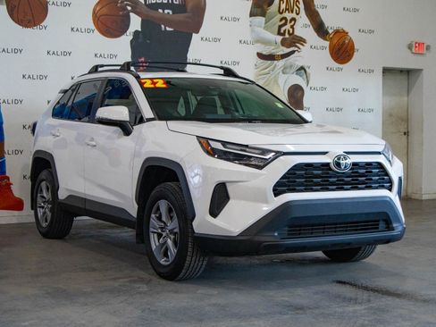 Used 2022 Toyota RAV4 XLE w/ Convenience Package image 19