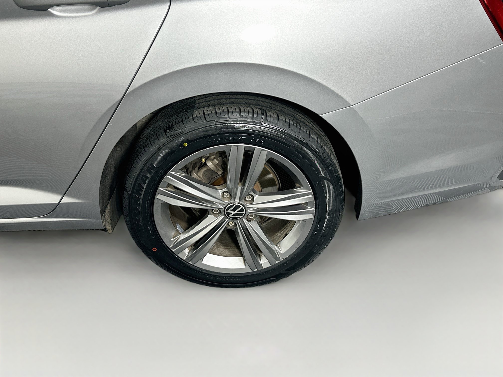 Used 2024 Volkswagen Jetta SE FWD image 11