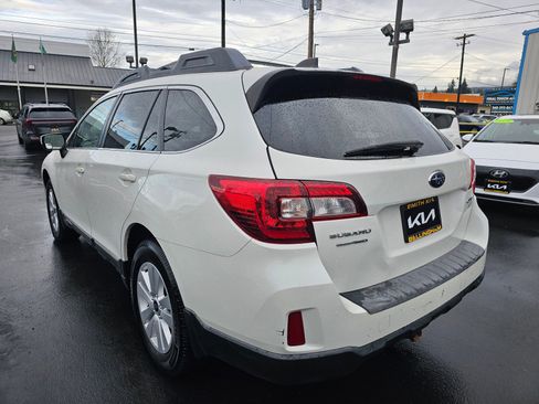 Used 2017 Subaru Outback 2.5i Premium image 5