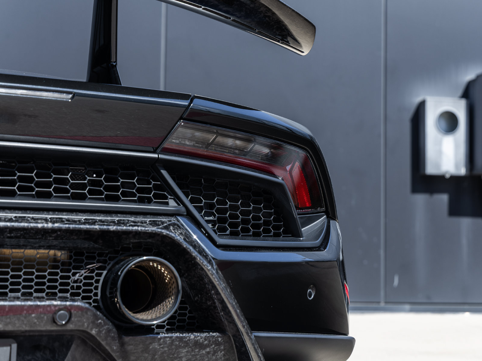 Used 2019 Lamborghini Huracan Performante AWD/4WD image 13