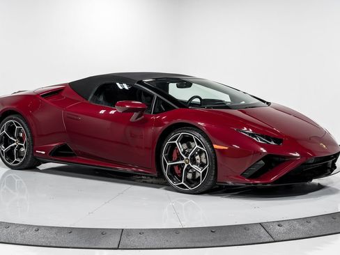 Used 2022 Lamborghini Huracan EVO RWD image 38