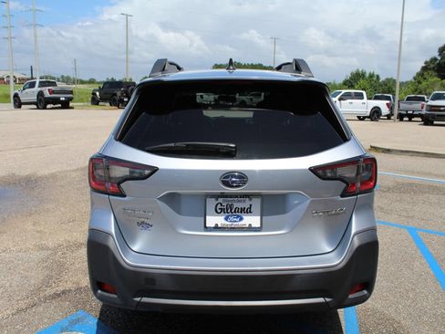 Used 2023 Subaru Outback Premium AWD/4WD image 9