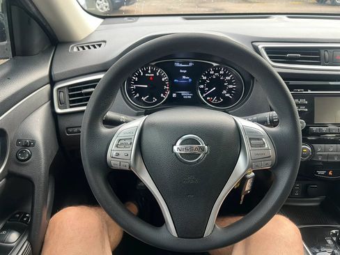Used 2016 Nissan Rogue S FWD image 6