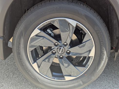 New 2026 Nissan Rogue SV image 10