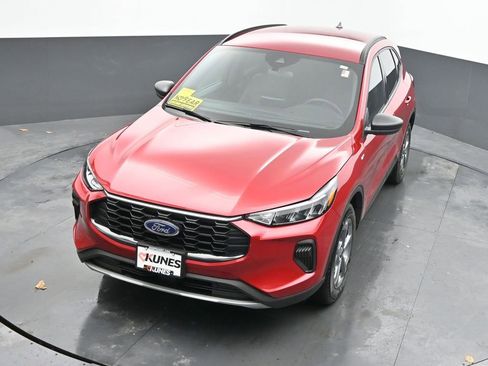 Used 2025 Ford Escape ST-Line w/ Cold Weather Package image 15