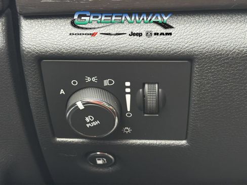 Used 2015 Jeep Grand Cherokee Altitude RWD image 24