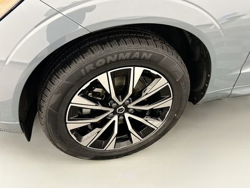 Used 2023 Volvo XC60 B5 Core w/ Climate Package image 11