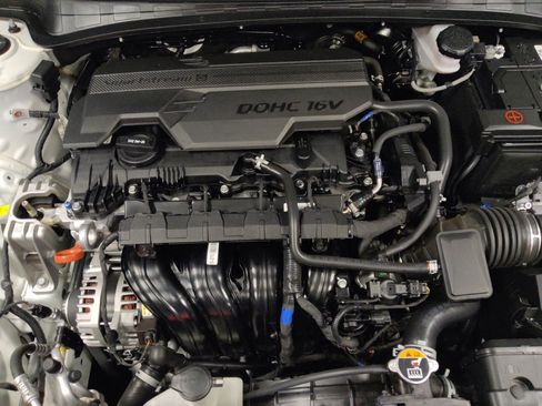 Used 2024 Hyundai Elantra SEL FWD image 30
