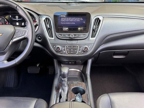 Used 2024 Chevrolet Malibu LT FWD image 3