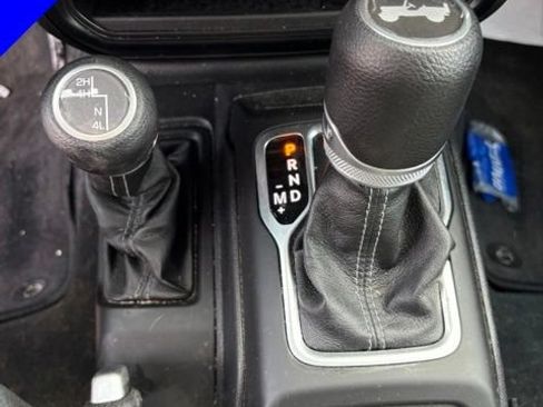 Used 2024 Jeep Wrangler Unlimited Sahara AWD/4WD image 22