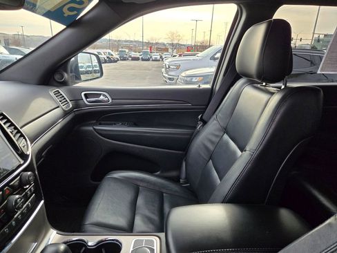 Used 2021 Jeep Grand Cherokee Limited image 27