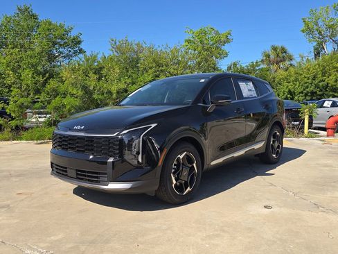 New 2026 Kia Sportage EX FWD image 4