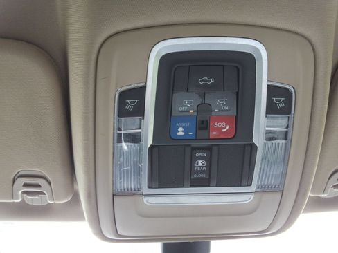 Used 2020 RAM 1500 Laramie AWD/4WD image 19