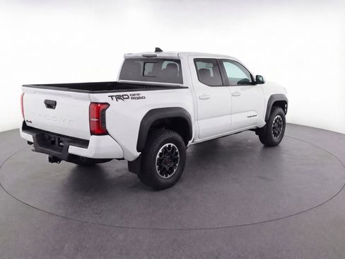 Used 2025 Toyota Tacoma TRD Off-Road AWD/4WD image 9