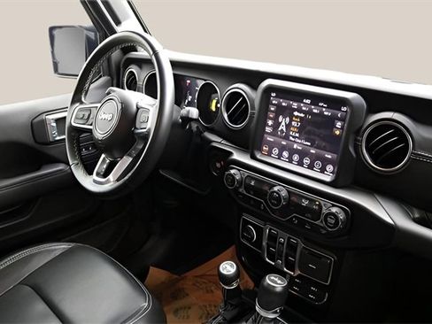 Used 2021 Jeep Wrangler Unlimited Sahara w/ Safety Group image 17