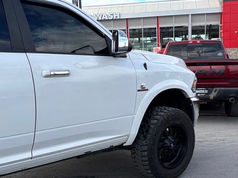 Used 2017 RAM 3500 Laramie w/ Convenience Group AWD/4WD image 4