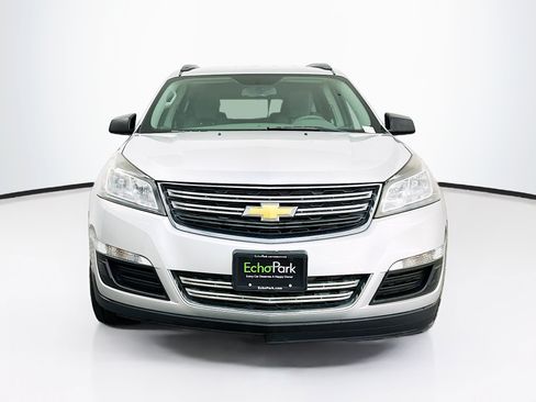 Used 2015 Chevrolet Traverse LS FWD image 2