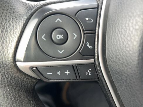 Used 2022 Toyota Camry LE image 32