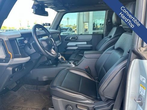 Used 2023 Ford Bronco Badlands w/ Sasquatch Package AWD/4WD image 14