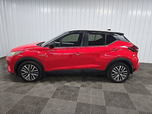 Used 2022 Nissan Kicks SV image 5