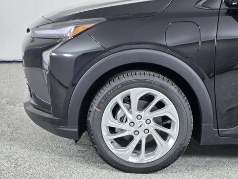 New 2027 Chevrolet Bolt LT w/ Comfort Package FWD image 9