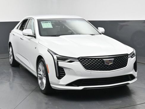 Used 2025 Cadillac CT4 Premium Luxury image 3